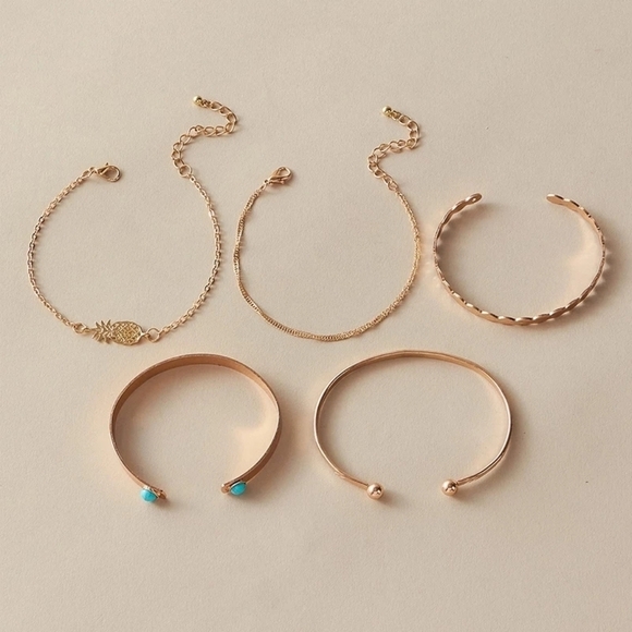 NEW (5)β Piece Adjustable Bracelet Set | 18k Gold Plated - Picture 4 of 5